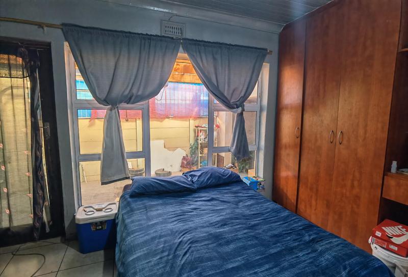5 Bedroom Property for Sale in Churchill Estate Western Cape